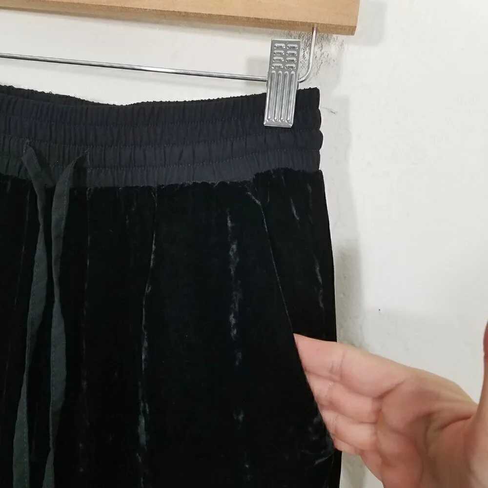 CAbi Velvet Pull-On Pants Black Size XS - Picture 4 of 7